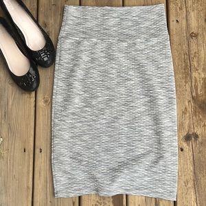 Lularoe gray Cassie skirt